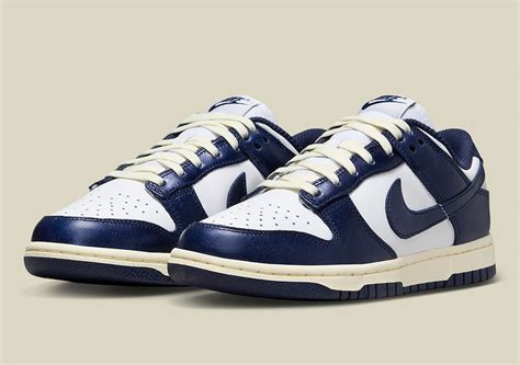 navy blue Nike dunk lows